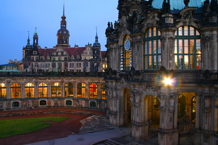 Dresden: der «Zwinger» bei Dämmerung